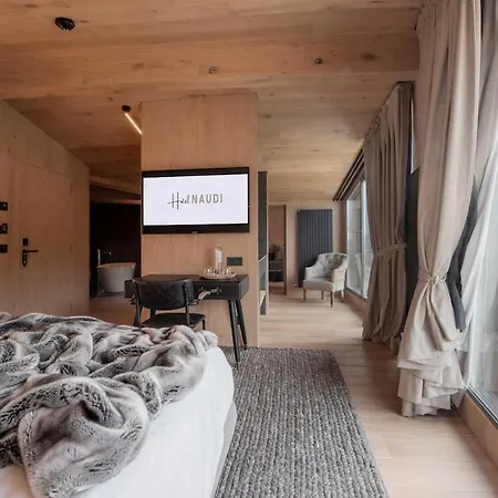 Naudi Boutique Adults Only 3*